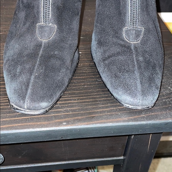 Black high-heeled leather booties - Picture 2 of 6